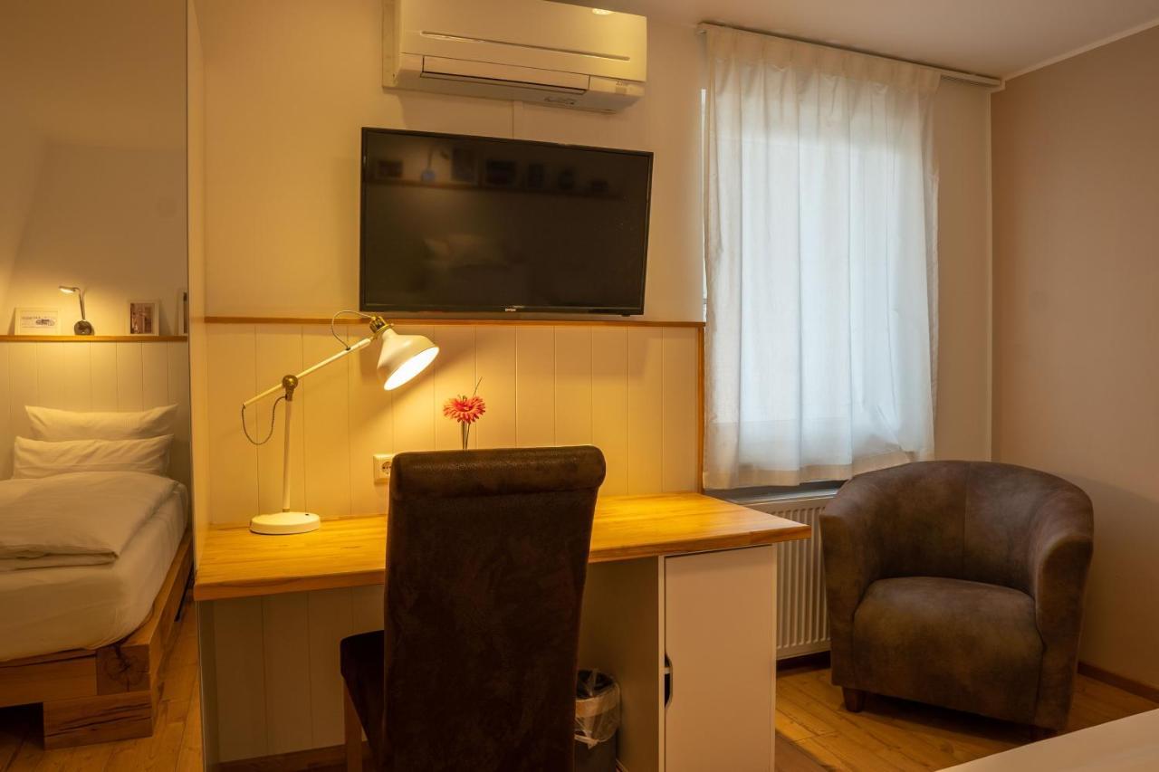 Hotel Post Mit Klimaanlage ネッカーズルム エクステリア 写真